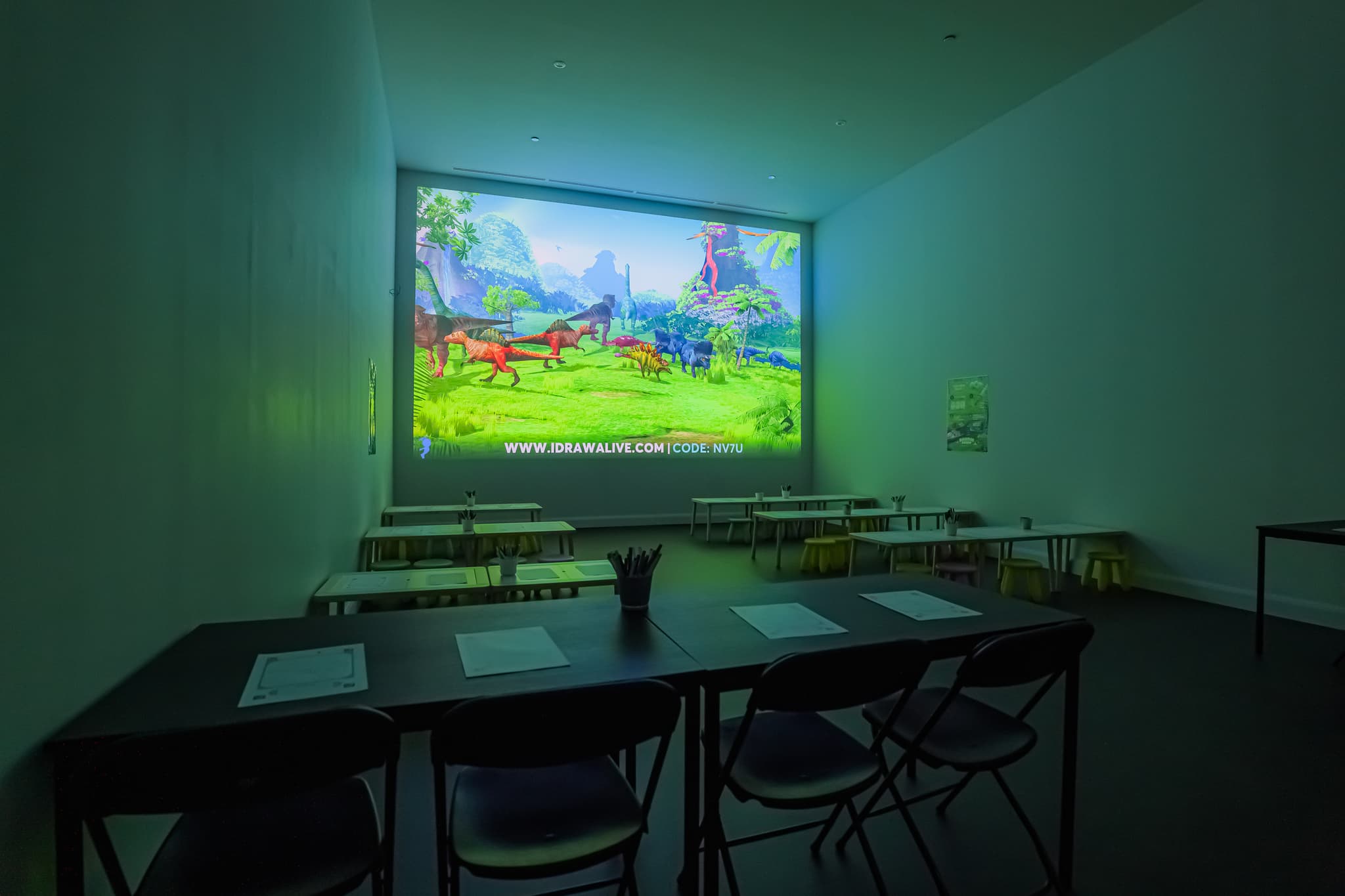 Draw Alive Room